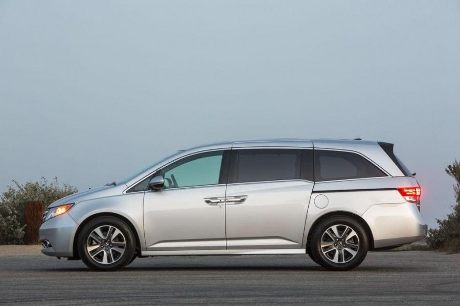  Honda Odyssey Special Edition 2016 года  (фото 10 из 14)